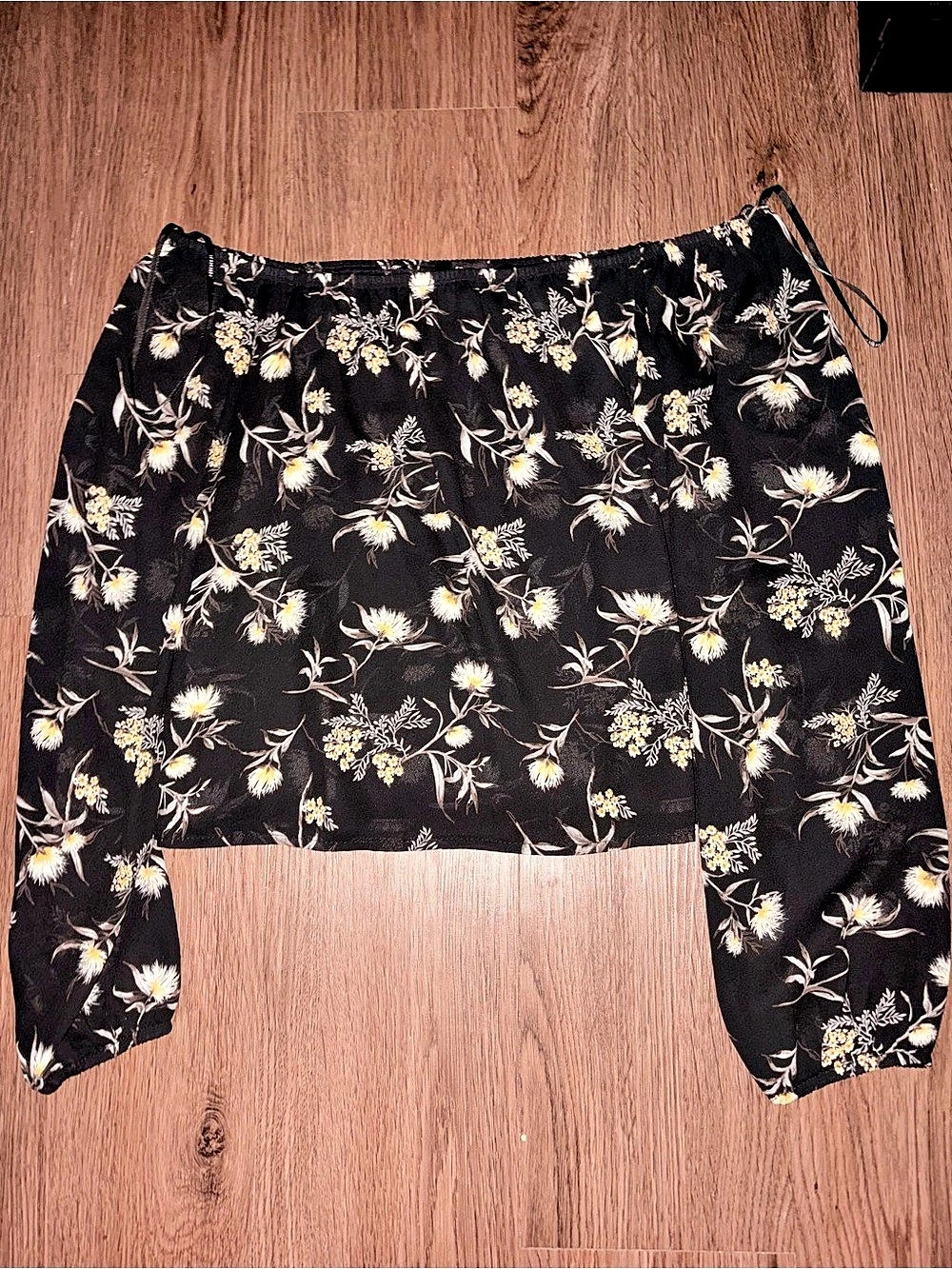 Forever 21 Black Floral Off Shoulder Long Sleeve Crop Top Small